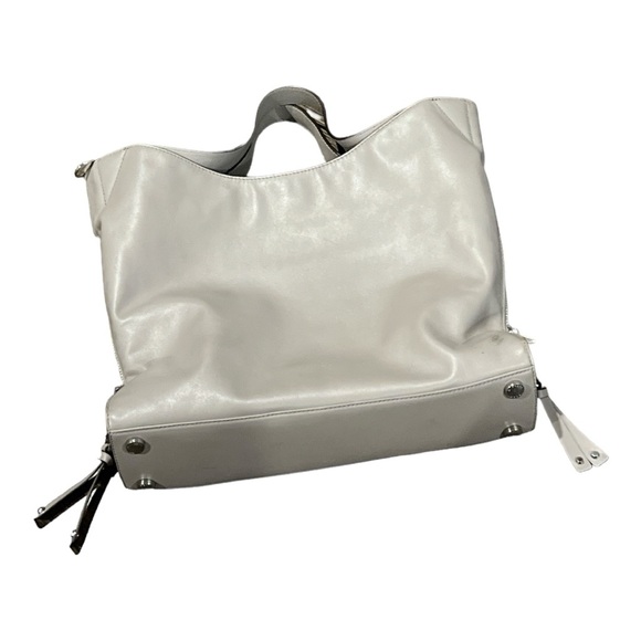 Michael Kors Grey Leather Handbag. - Picture 3 of 11